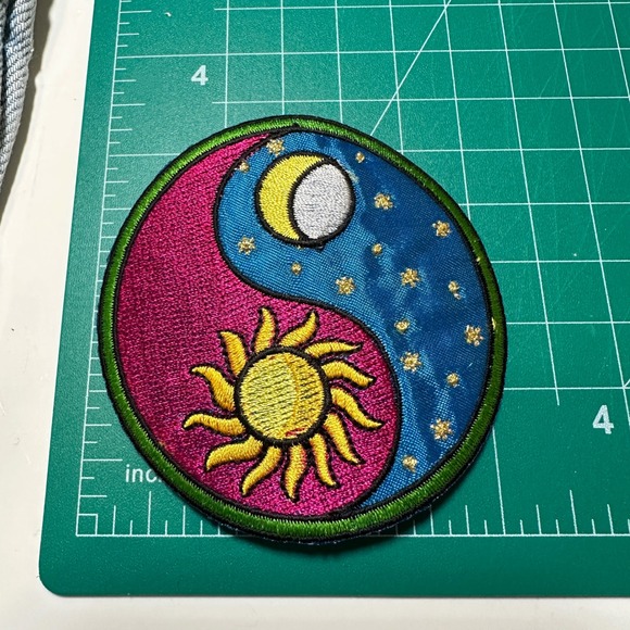 Yin Yang Sun Moon Embroidered Patch Iron On Boho Hippie Celestial Applique - Picture 2 of 6
